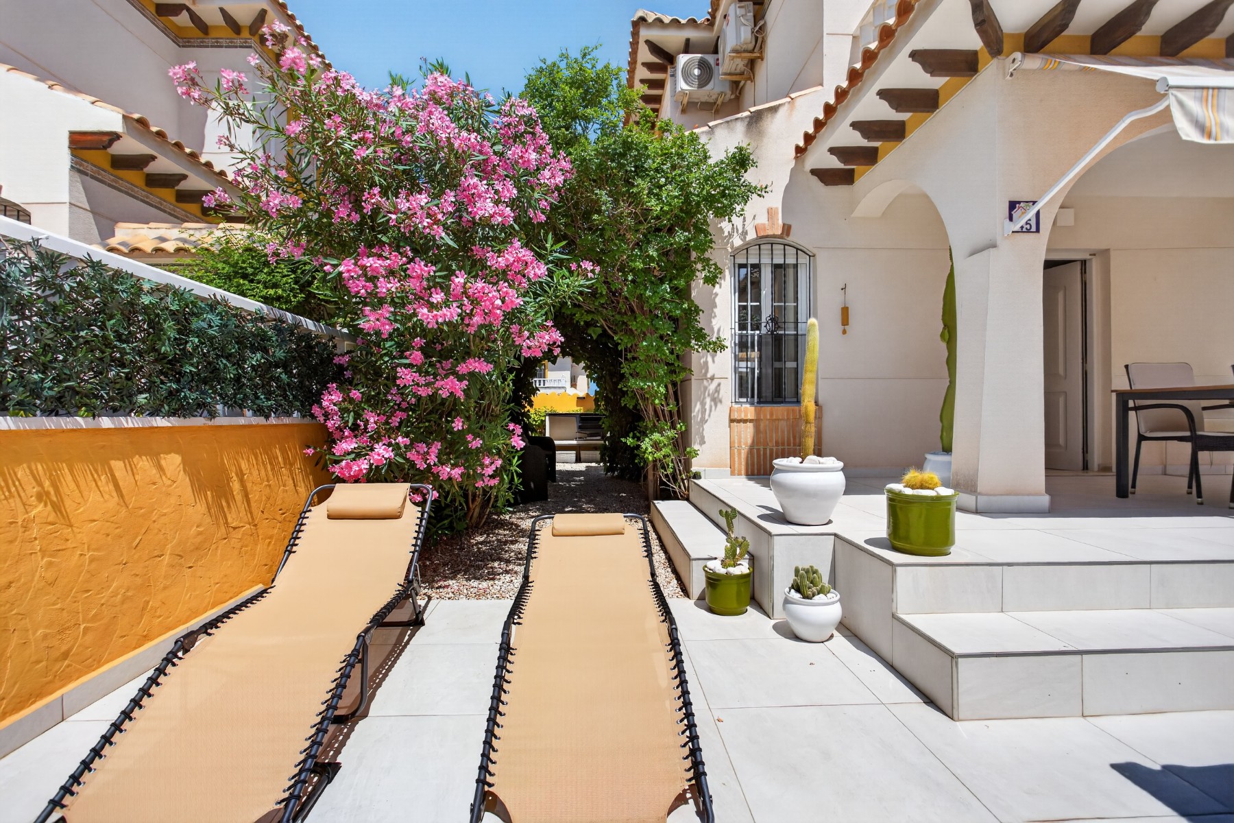 Terrace in villa for sale in Orihuela Costa