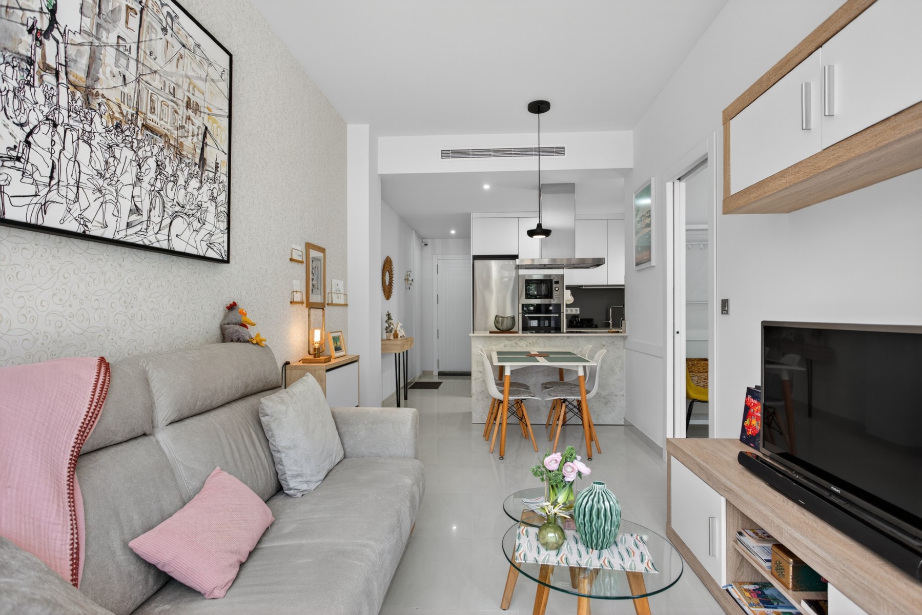 Bedroom in apartment for sale in Torrevieja