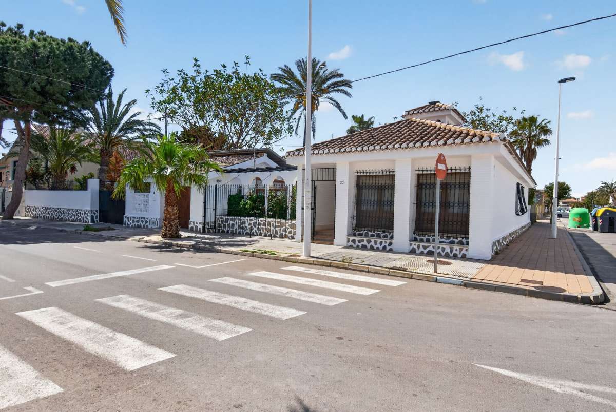Bedroom in villa for sale in Lo Pagan