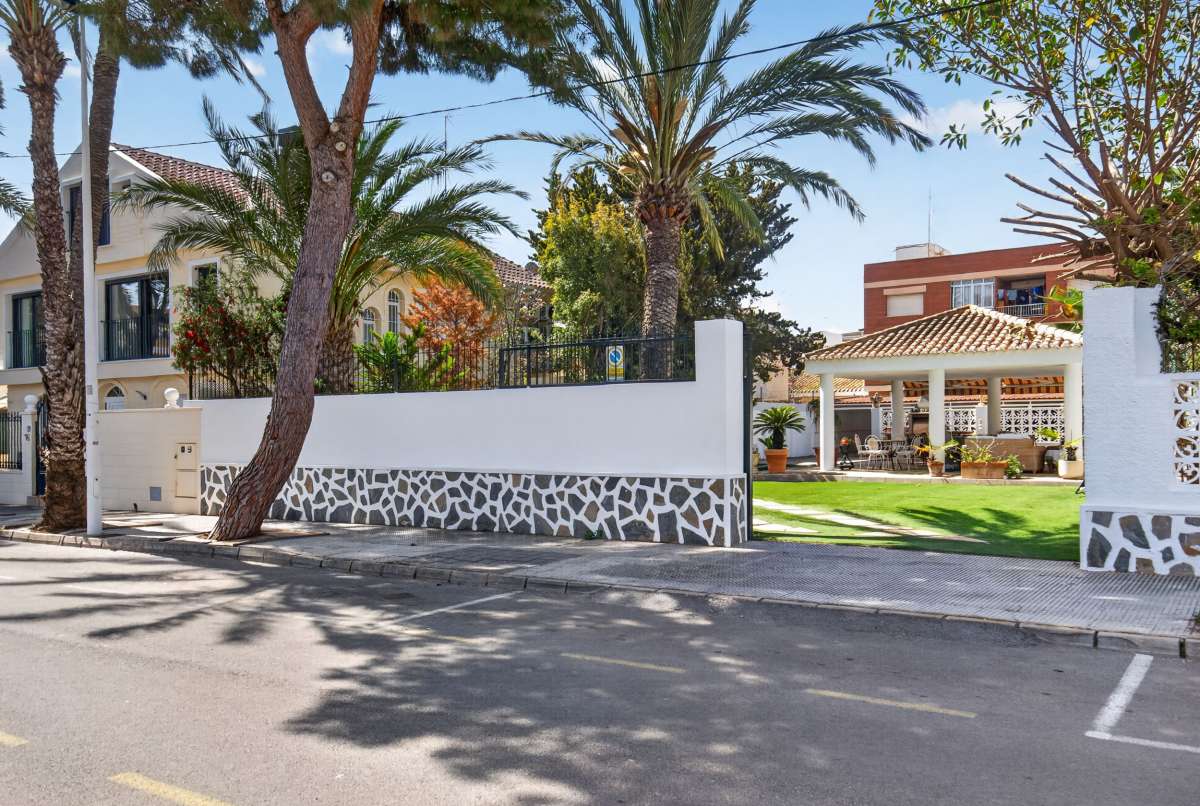 Dining area in villa for sale in Lo Pagan
