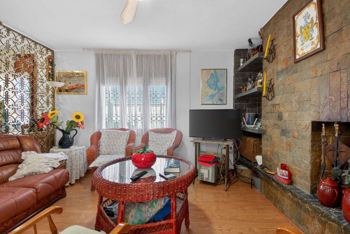 Dining area in villa for sale in Lo Pagan