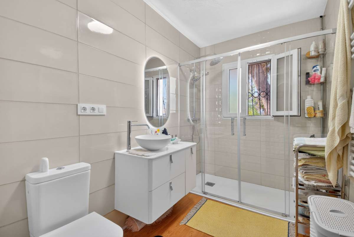 Bedroom in villa for sale in Lo Pagan