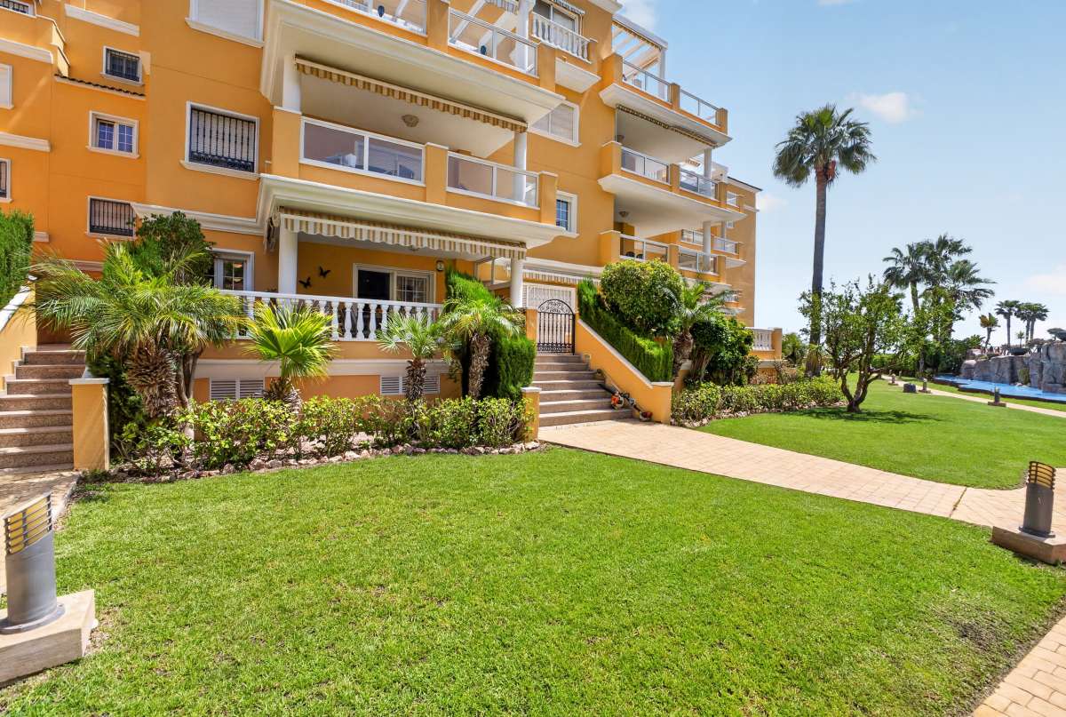 Living room in apartment for sale in Cabo Roig