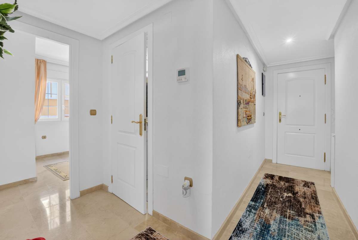 Bedroom in apartment for sale in Cabo Roig
