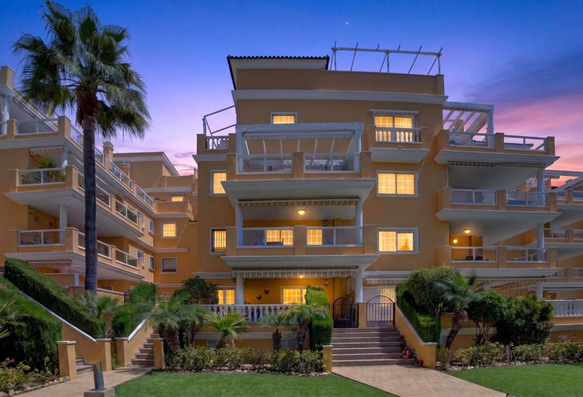 Living room in apartment for sale in Cabo Roig