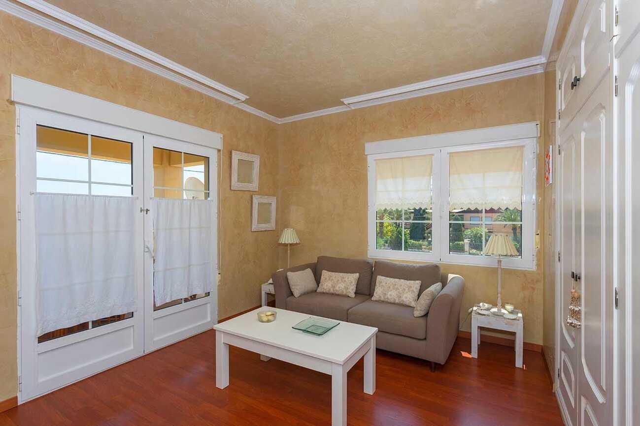 Bedroom in villa for sale in Orihuela Costa