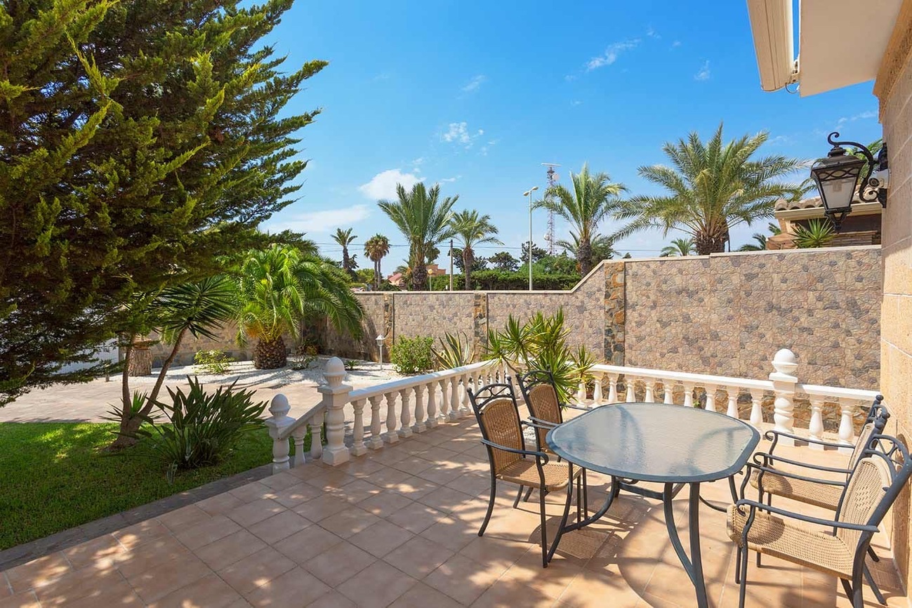 Pool area in villa for sale in Orihuela Costa