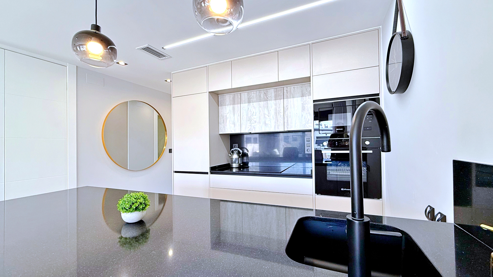 Master bedroom in penthouse for sale in Orihuela Costa