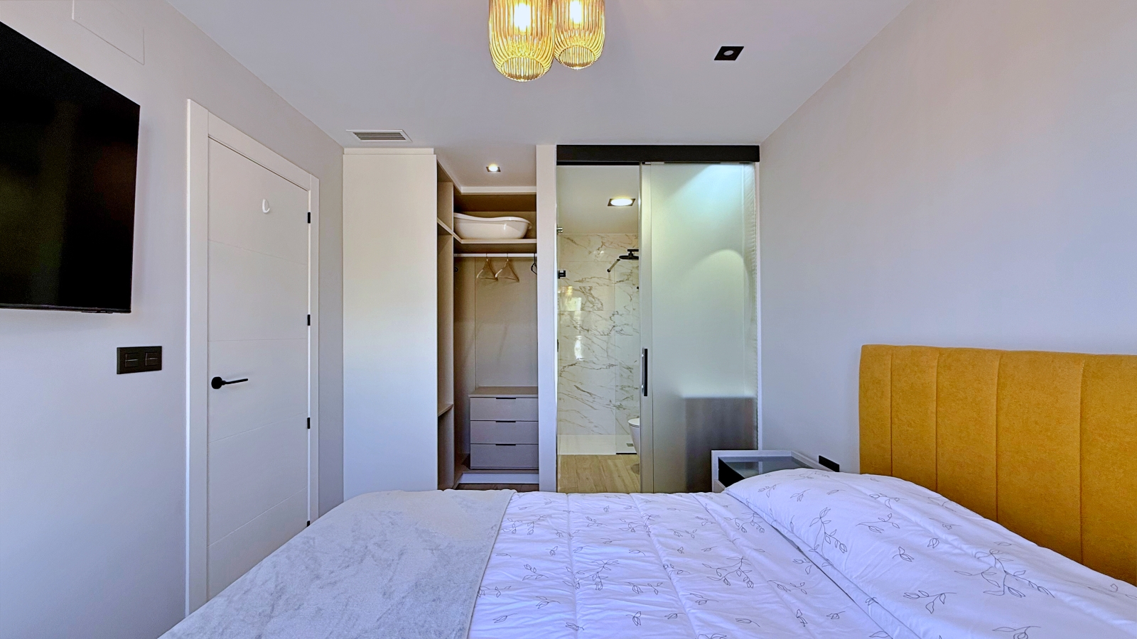 Bedroom in penthouse for sale in Orihuela Costa