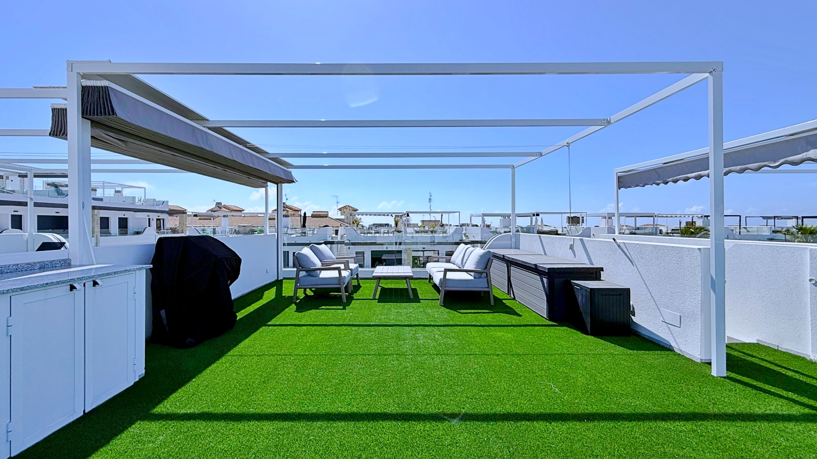 Garden in penthouse for sale in Orihuela Costa