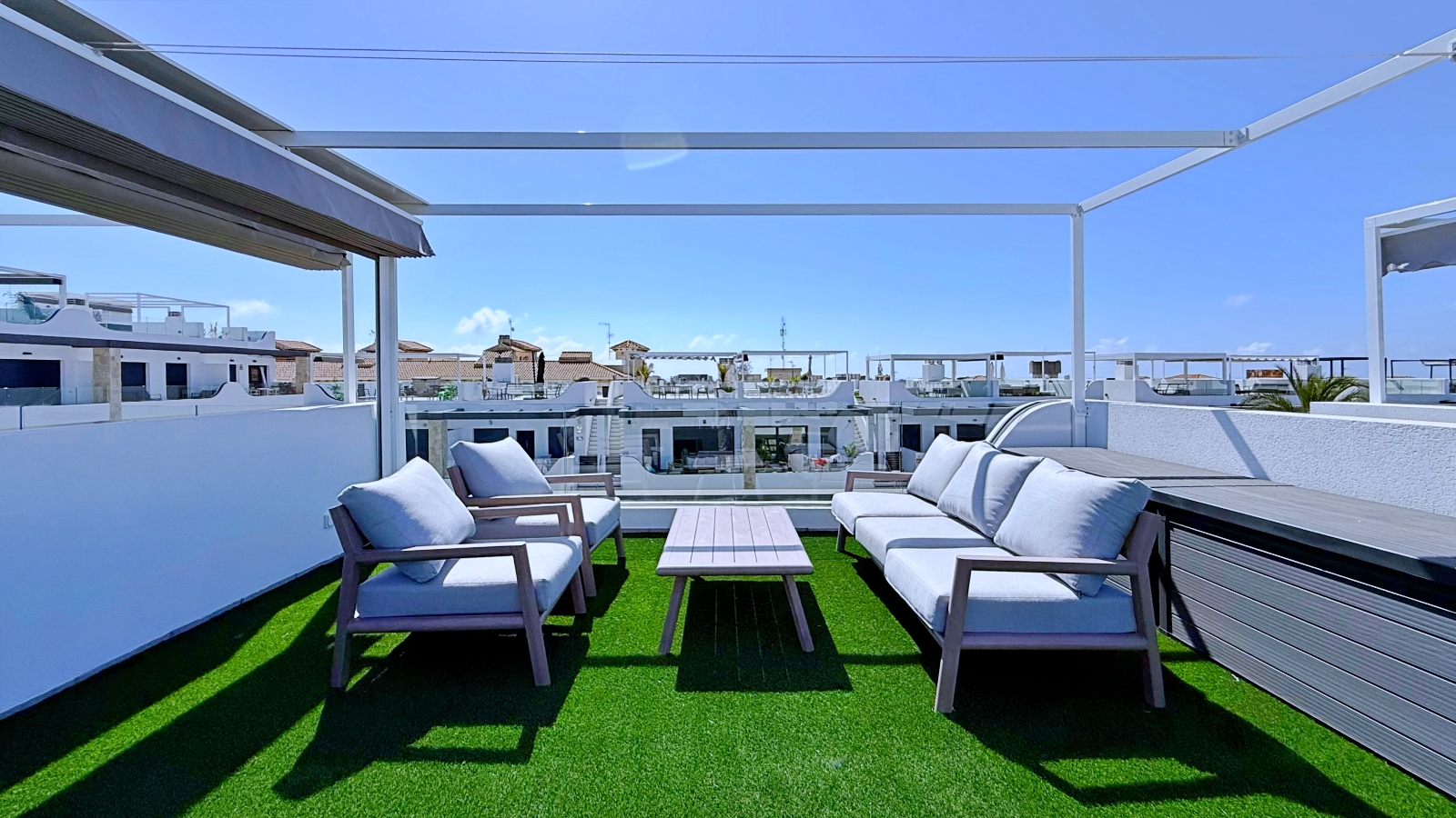 Dining area in penthouse for sale in Orihuela Costa
