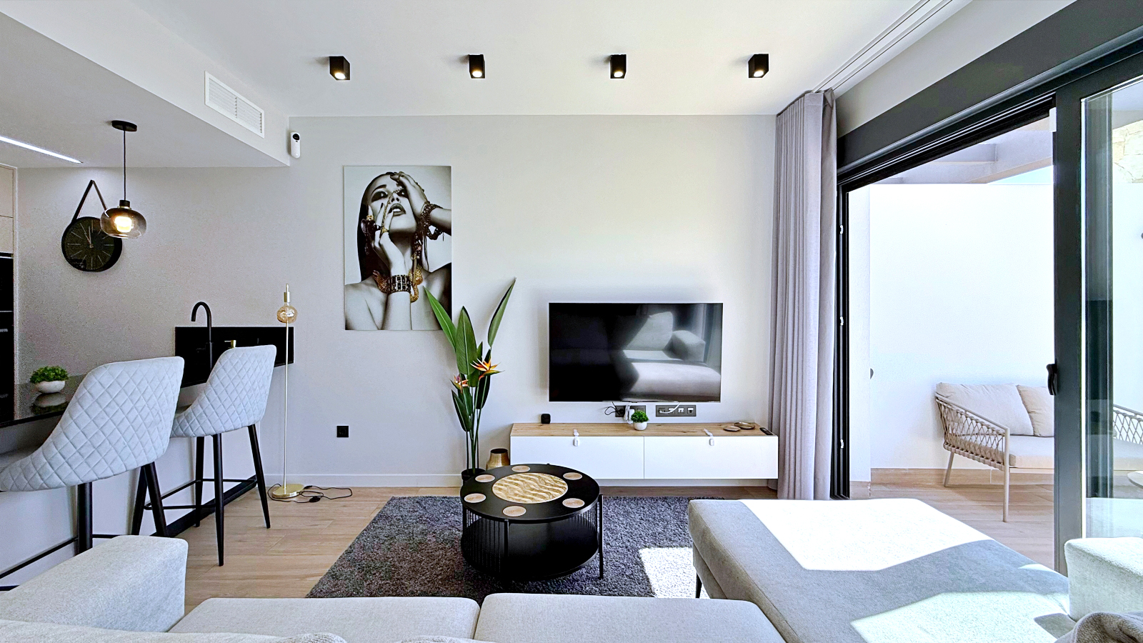 Dining area in penthouse for sale in Orihuela Costa