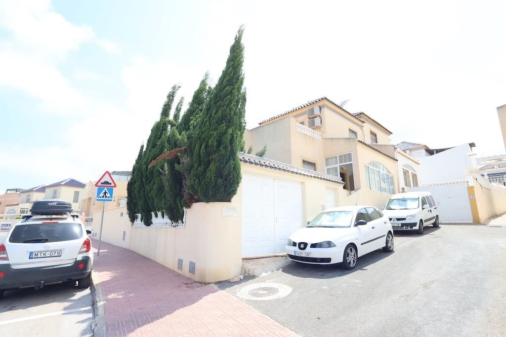 Pool area in terraced for sale in Torrevieja