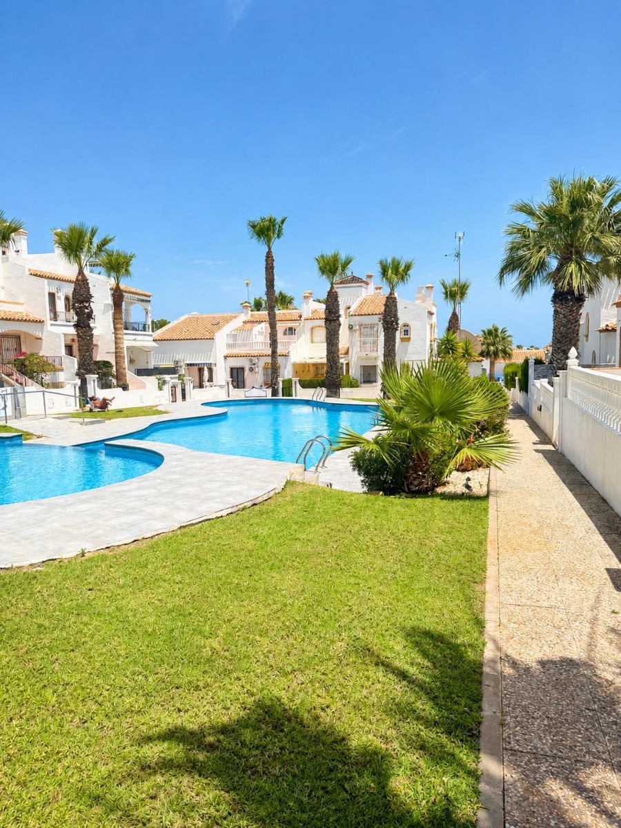 Garden in apartment for sale in Los Dolses