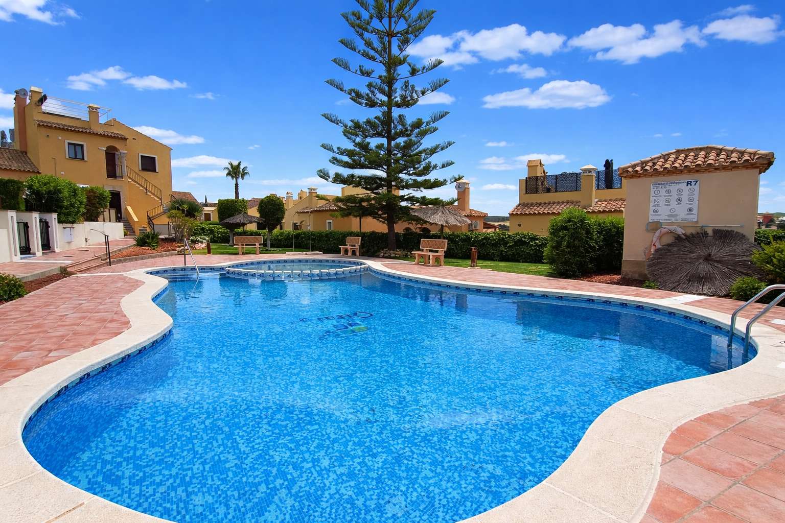 Bedroom in apartment for sale in Algorfa