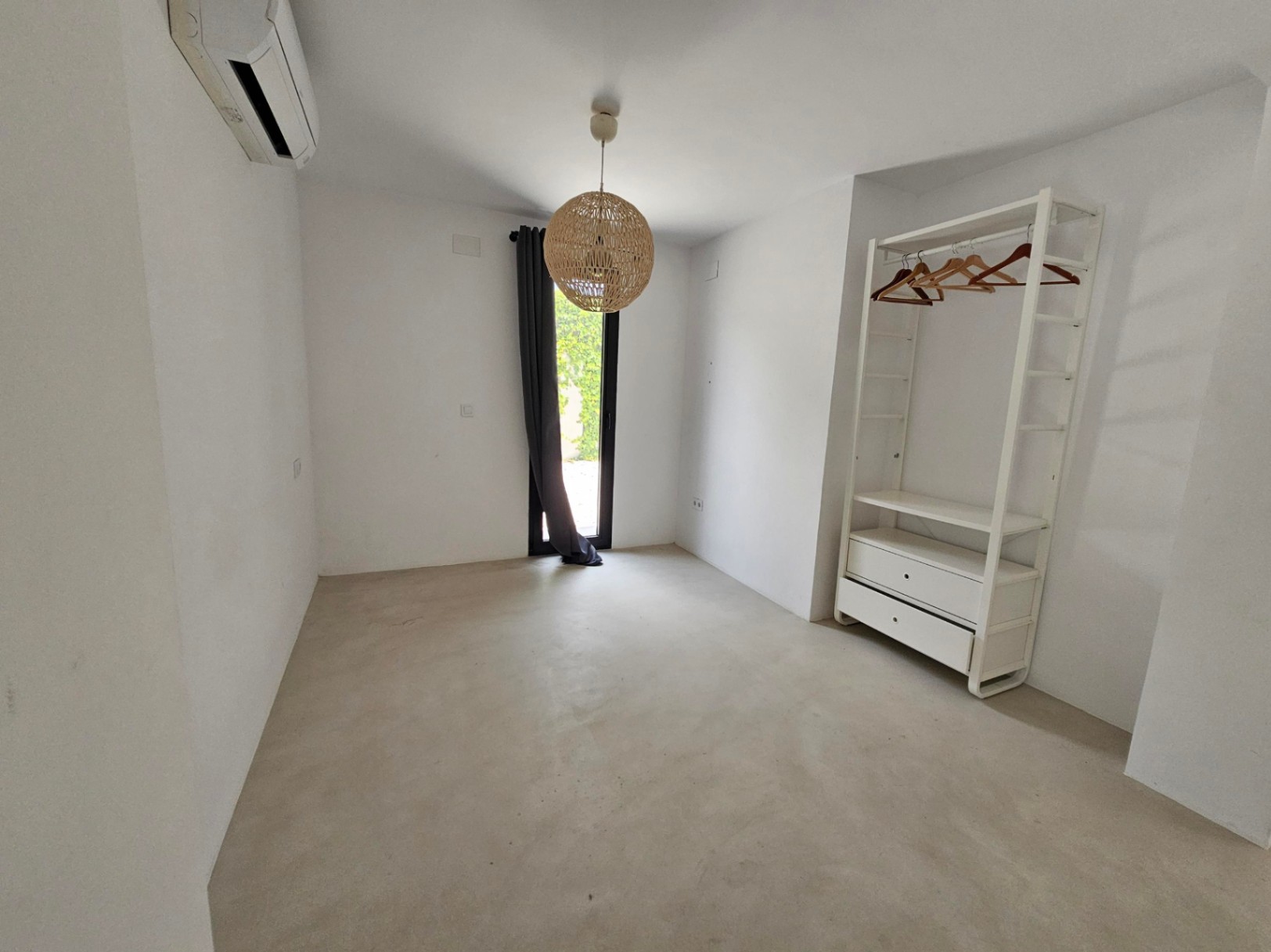 Master bedroom in villa for sale in javea