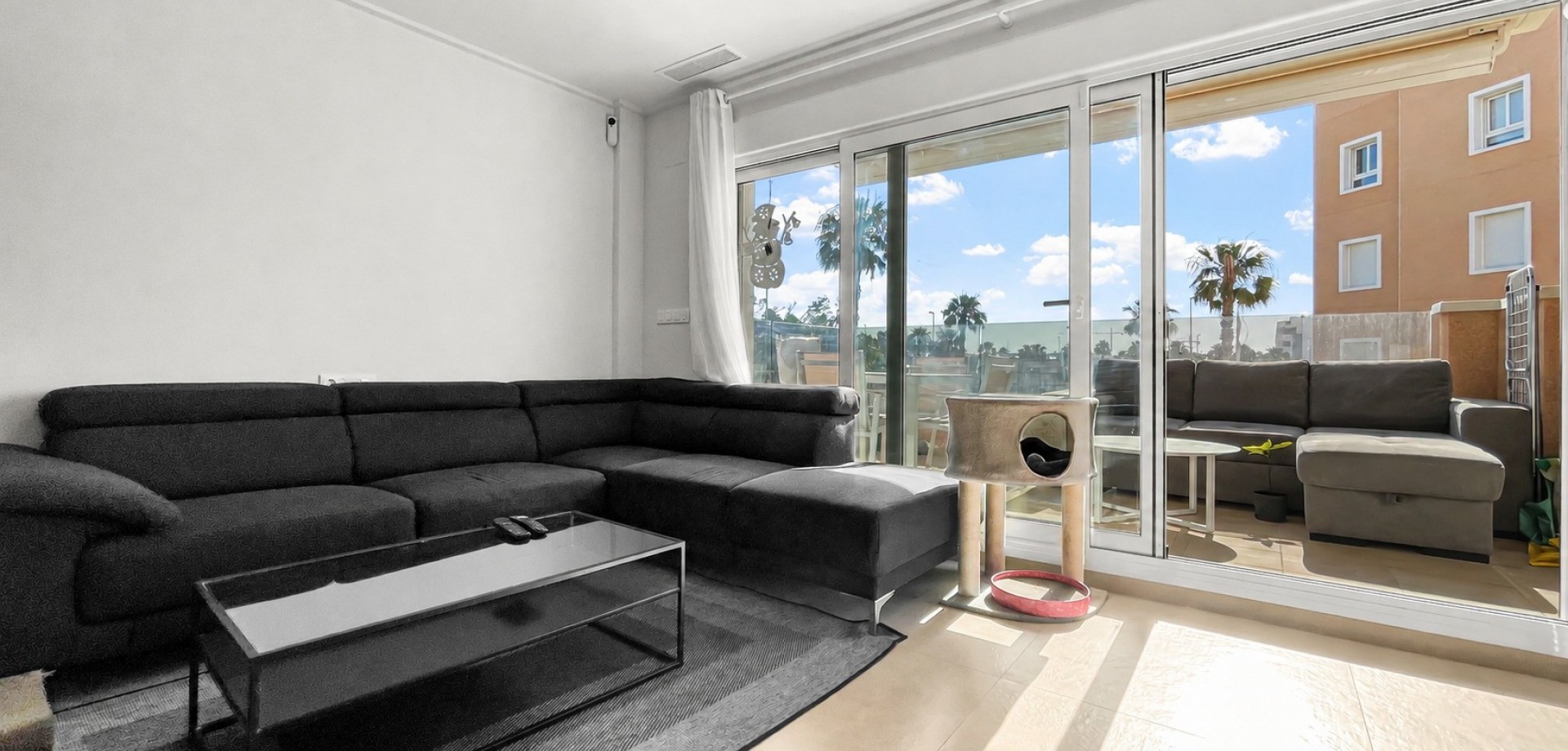 Pool area in apartment for sale in Guardamar del Segura