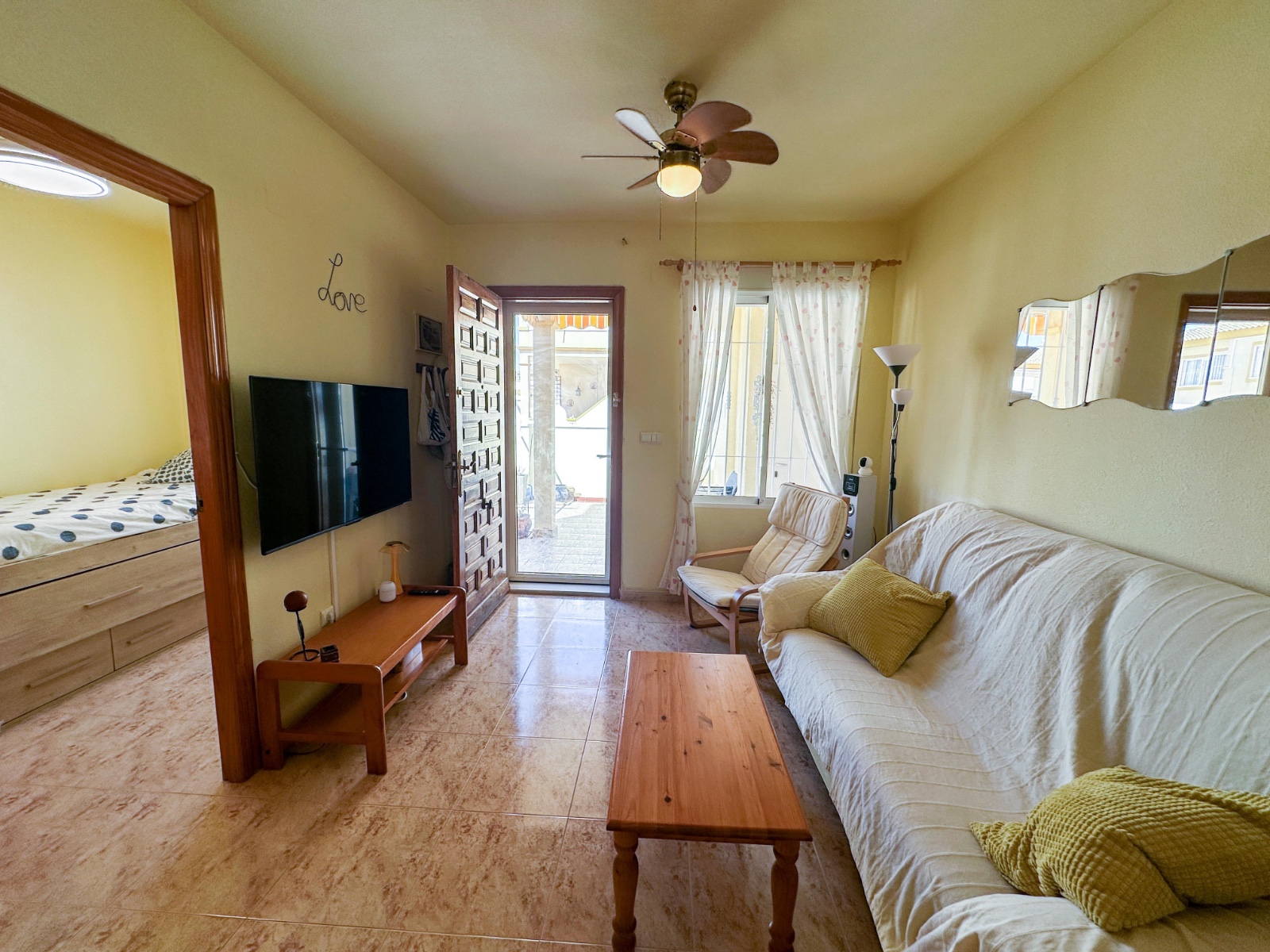 Dining area in bungalow for sale in Orihuela Costa
