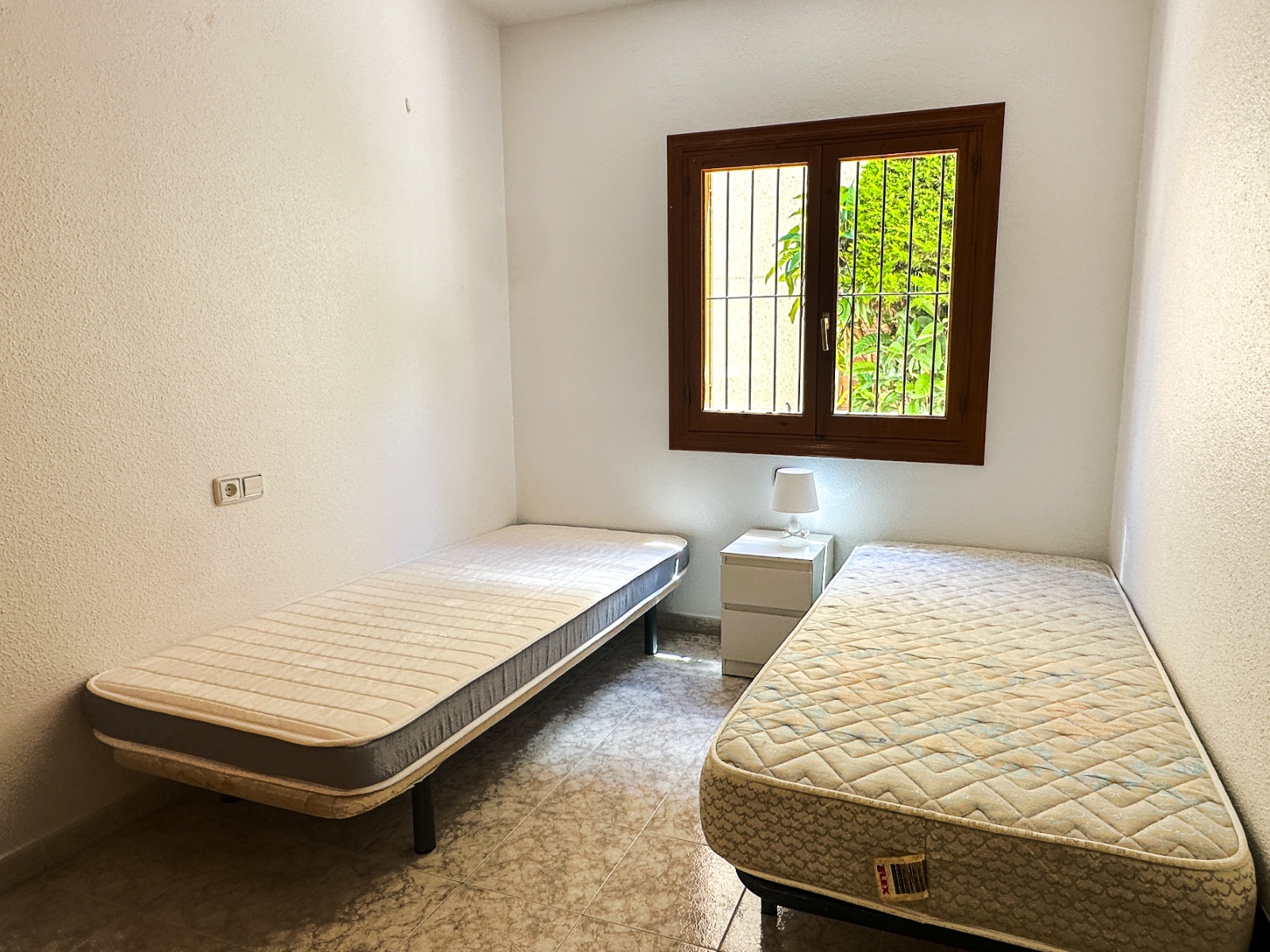 Garden in bungalow for sale in Orihuela Costa