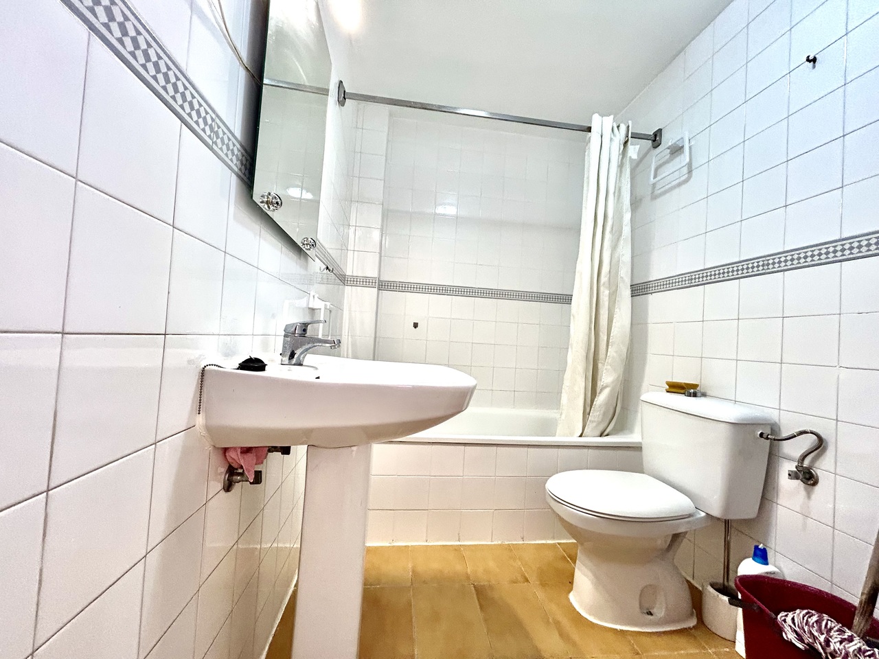 Bedroom in apartment for sale in Torrevieja