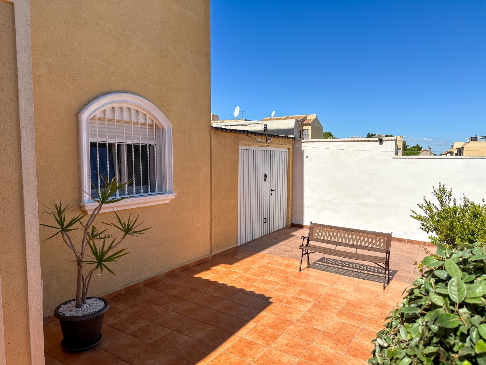 Bedroom in villa for sale in Torrevieja