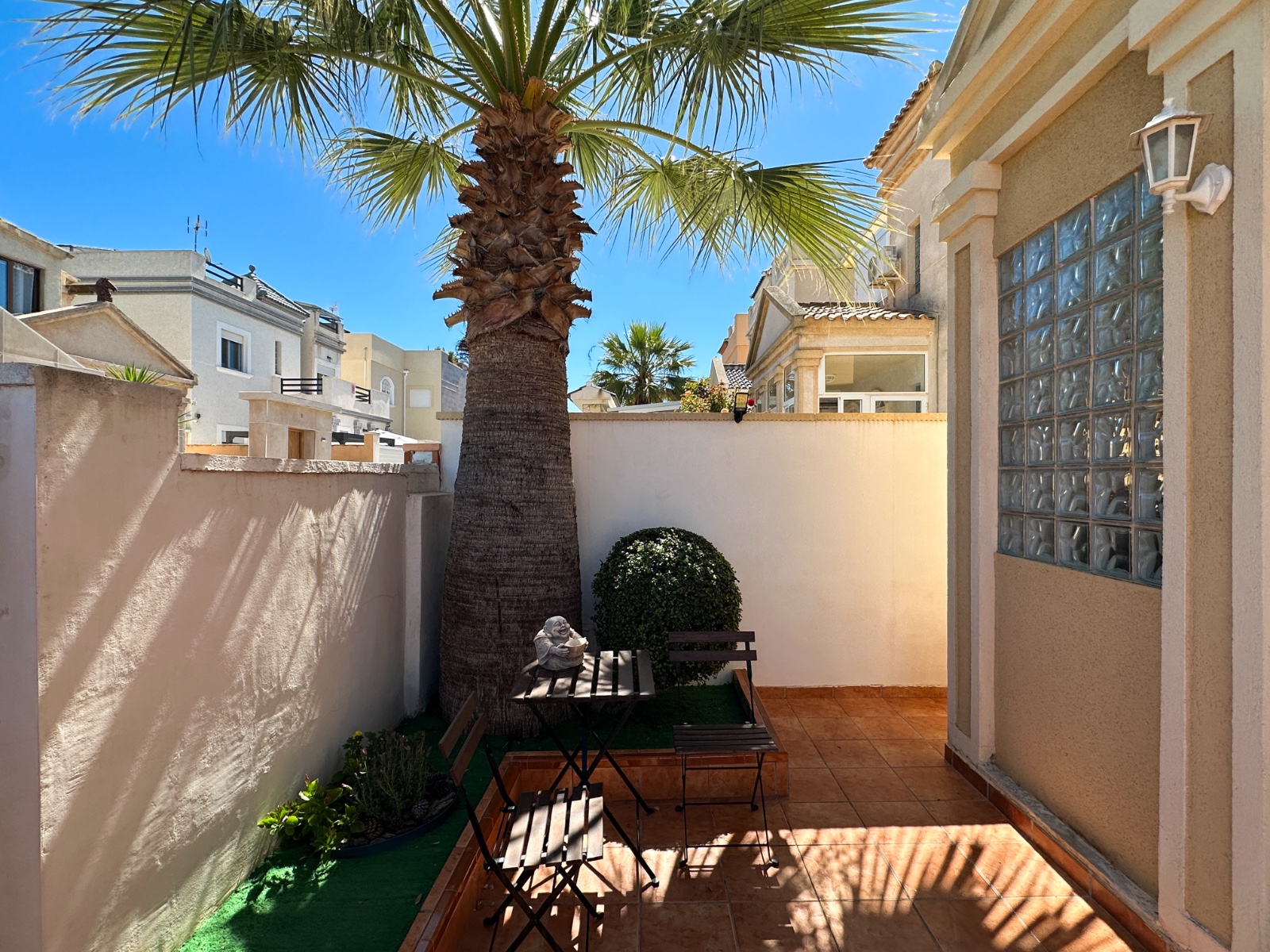 Terrace in villa for sale in Torrevieja