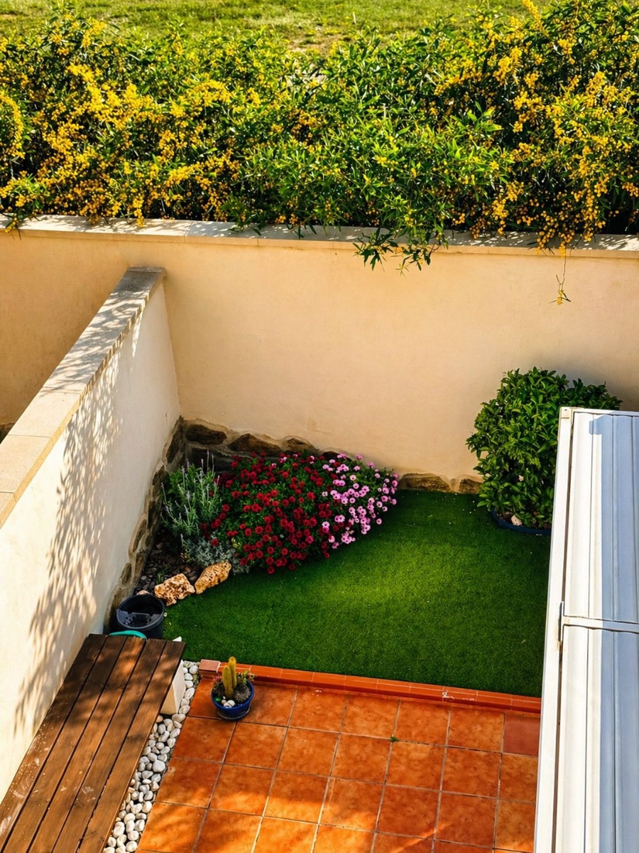 Pool area in villa for sale in Torrevieja