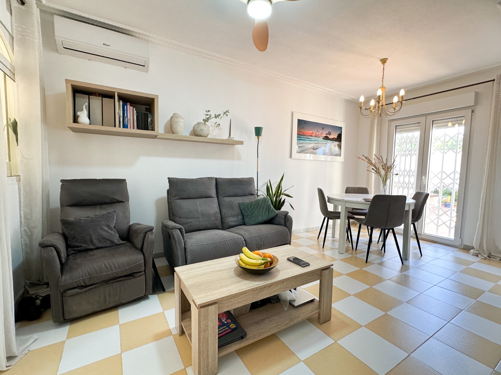 Garden in villa for sale in Torrevieja
