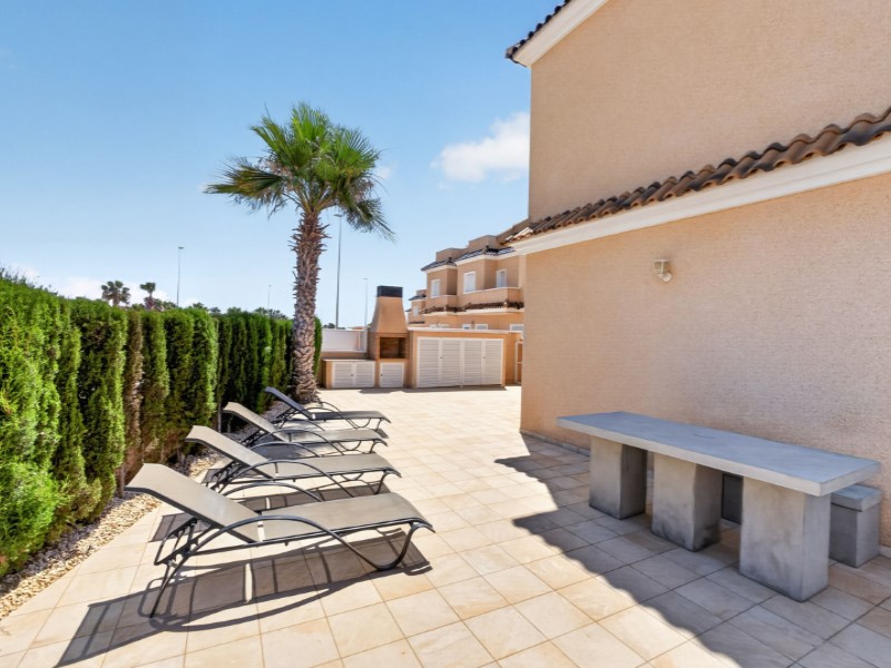 Pool area in terraced for sale in Orihuela