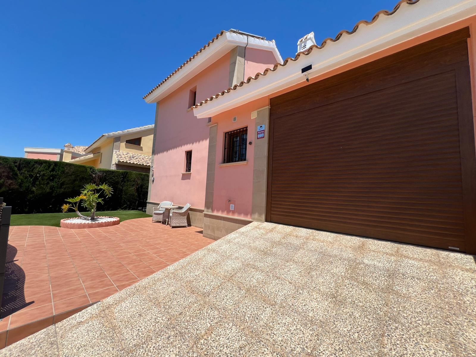 Terrace in villa for sale in Algorfa