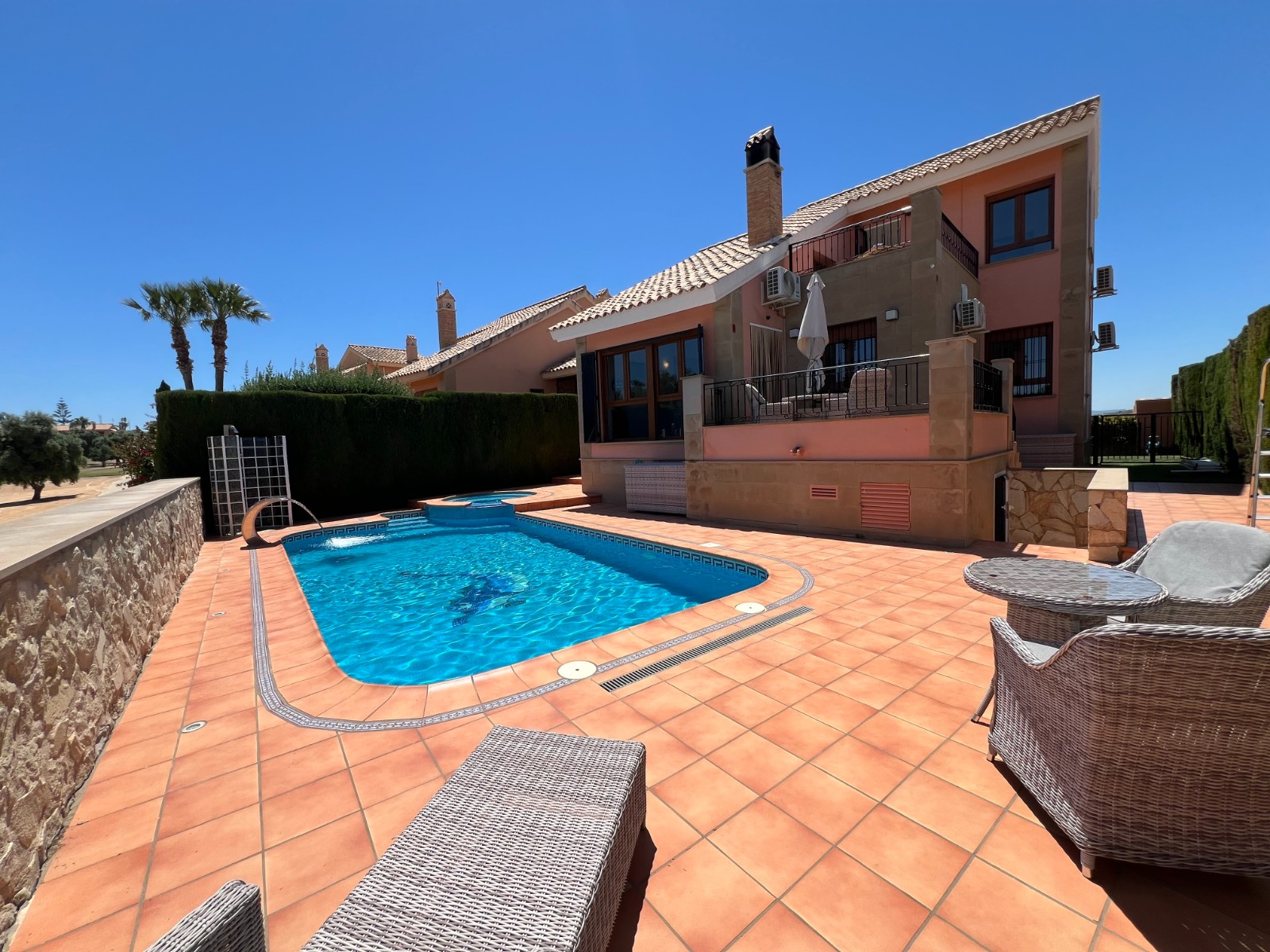 Garden in villa for sale in Algorfa