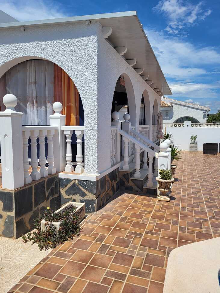 Terrace in villa for sale in Camposol