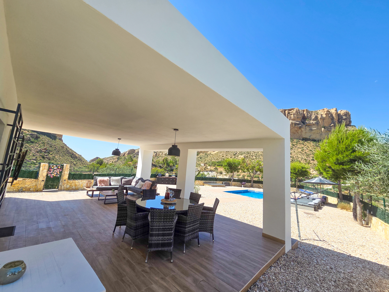 Exterior view in villa for sale in Crevillent