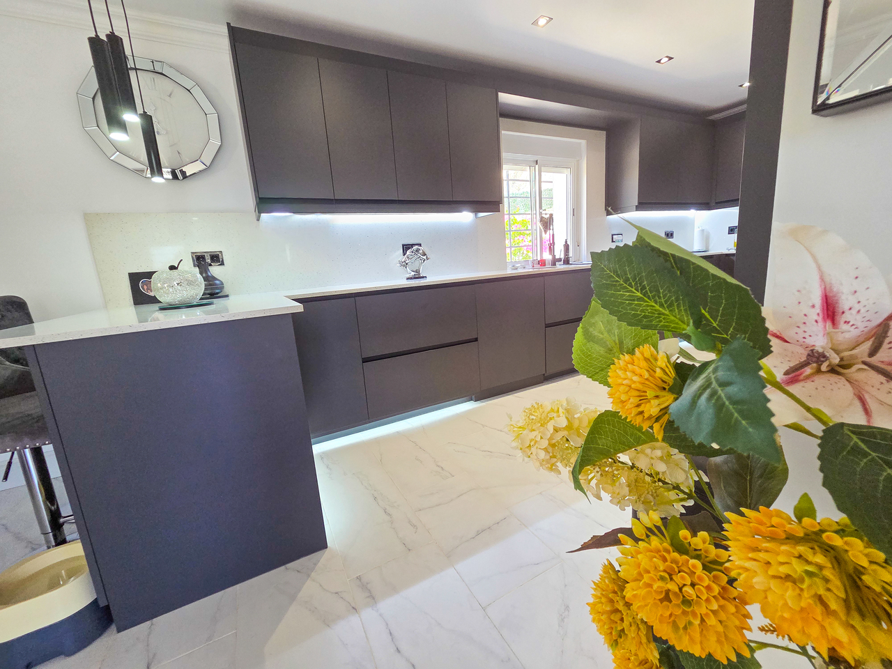 Terrace in villa for sale in Crevillent
