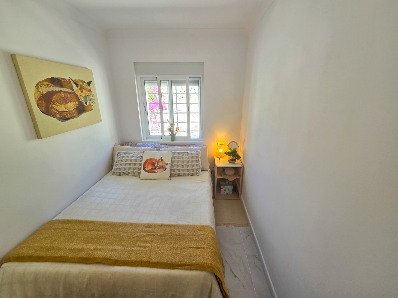 Pool area in villa for sale in Crevillent