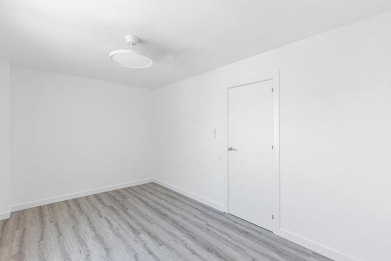 Master bedroom in apartment for sale in Benijofar