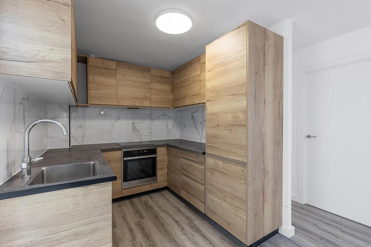 Moderne og nyrenovert leilighet i Benijófars hjerte – Klar til innflytting