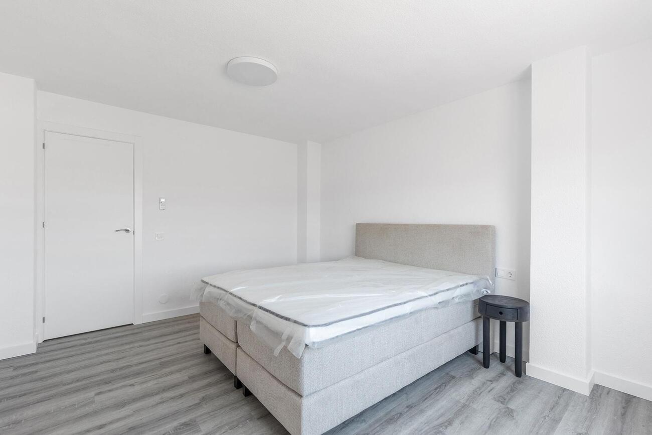 Bedroom in apartment for sale in Benijofar
