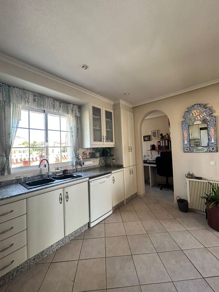 Living room in villa for sale in Torrevieja