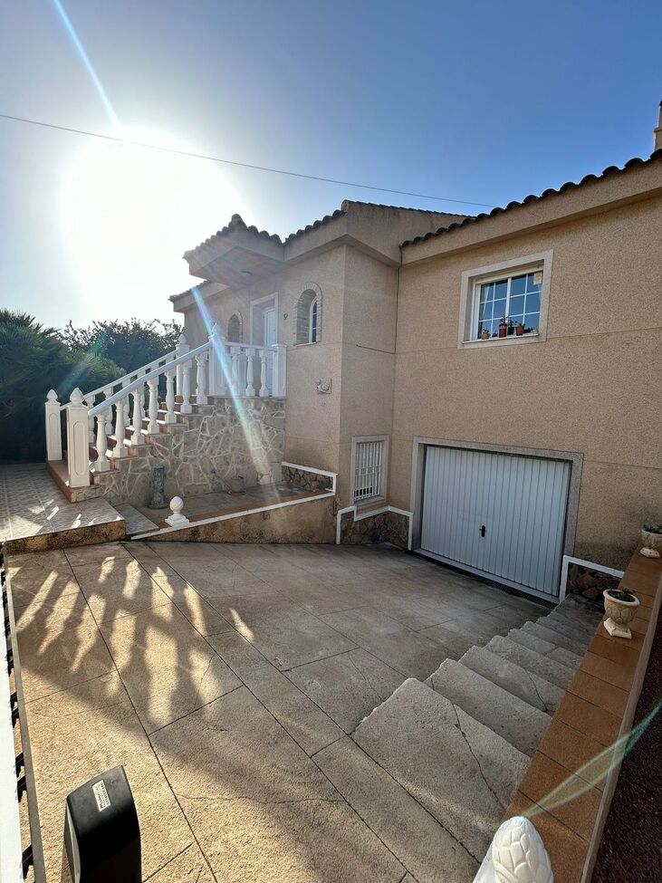 Garden in villa for sale in Torrevieja