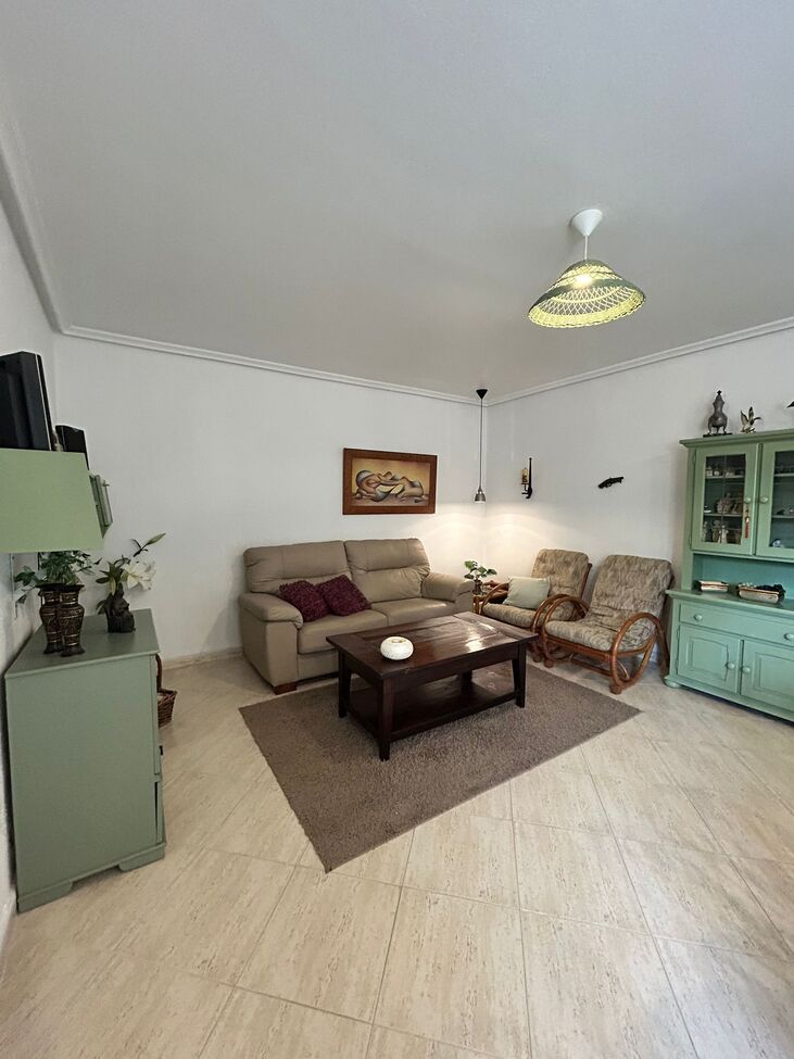 Bedroom in villa for sale in Torrevieja