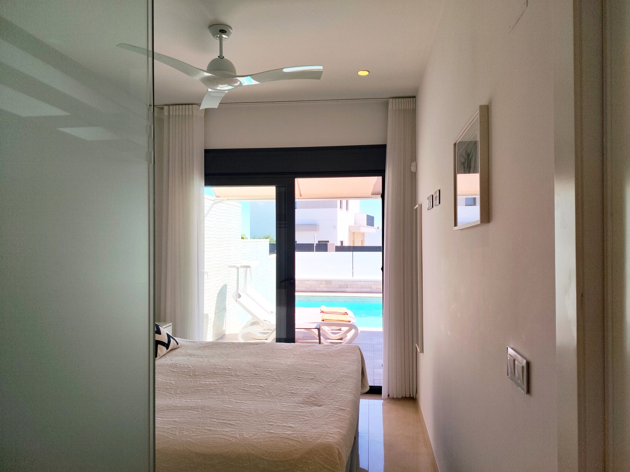 Exterior view in villa for sale in San Miguel de Salinas