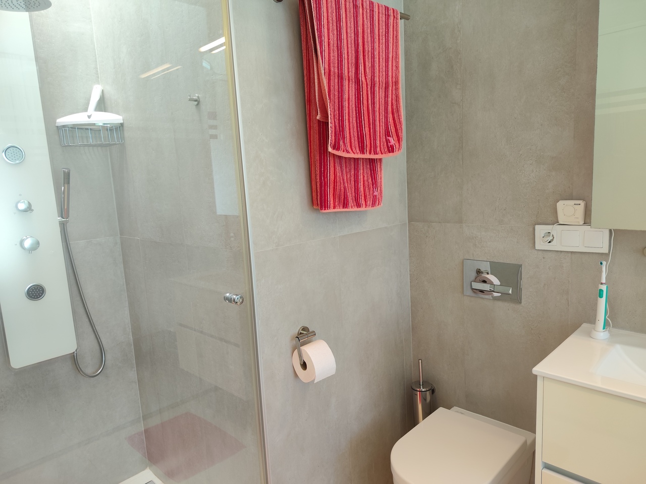 Master bedroom in villa for sale in San Miguel de Salinas