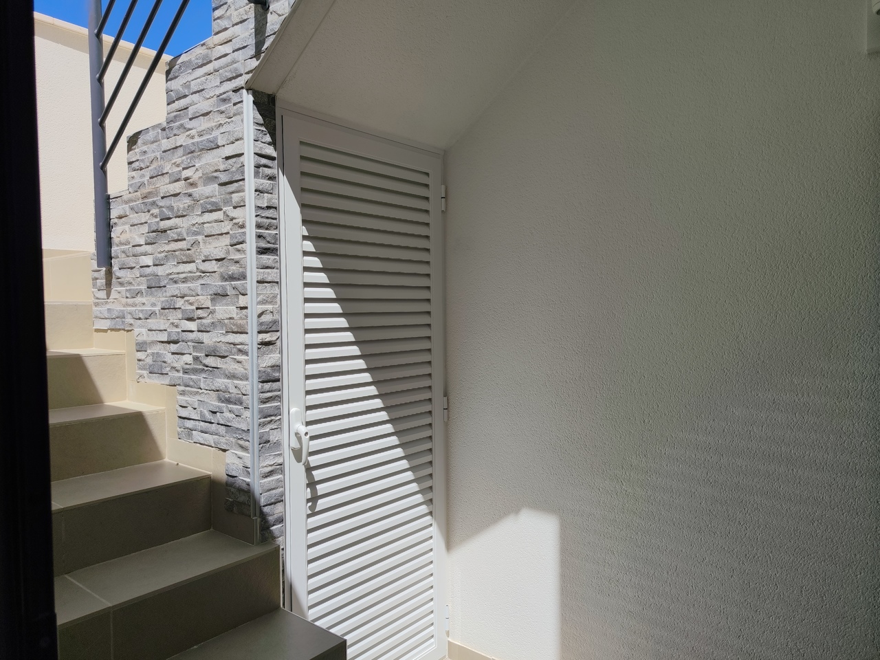 Garden in villa for sale in San Miguel de Salinas