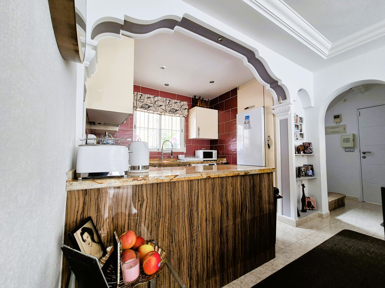 Master bedroom in villa for sale in Villamartin