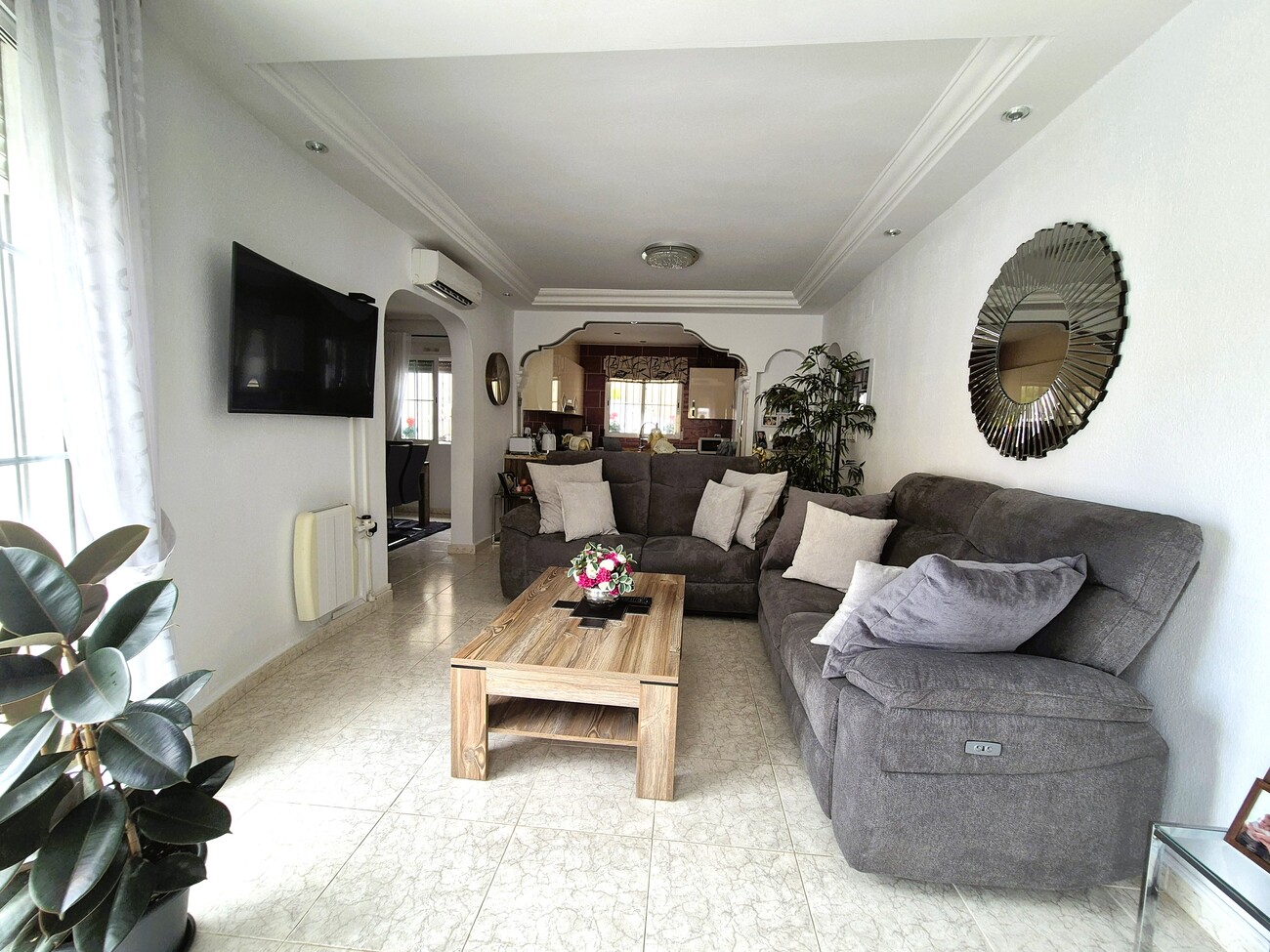 Living room in villa for sale in Villamartin