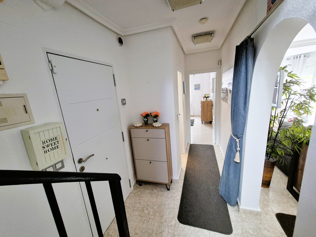 Dining area in villa for sale in Villamartin