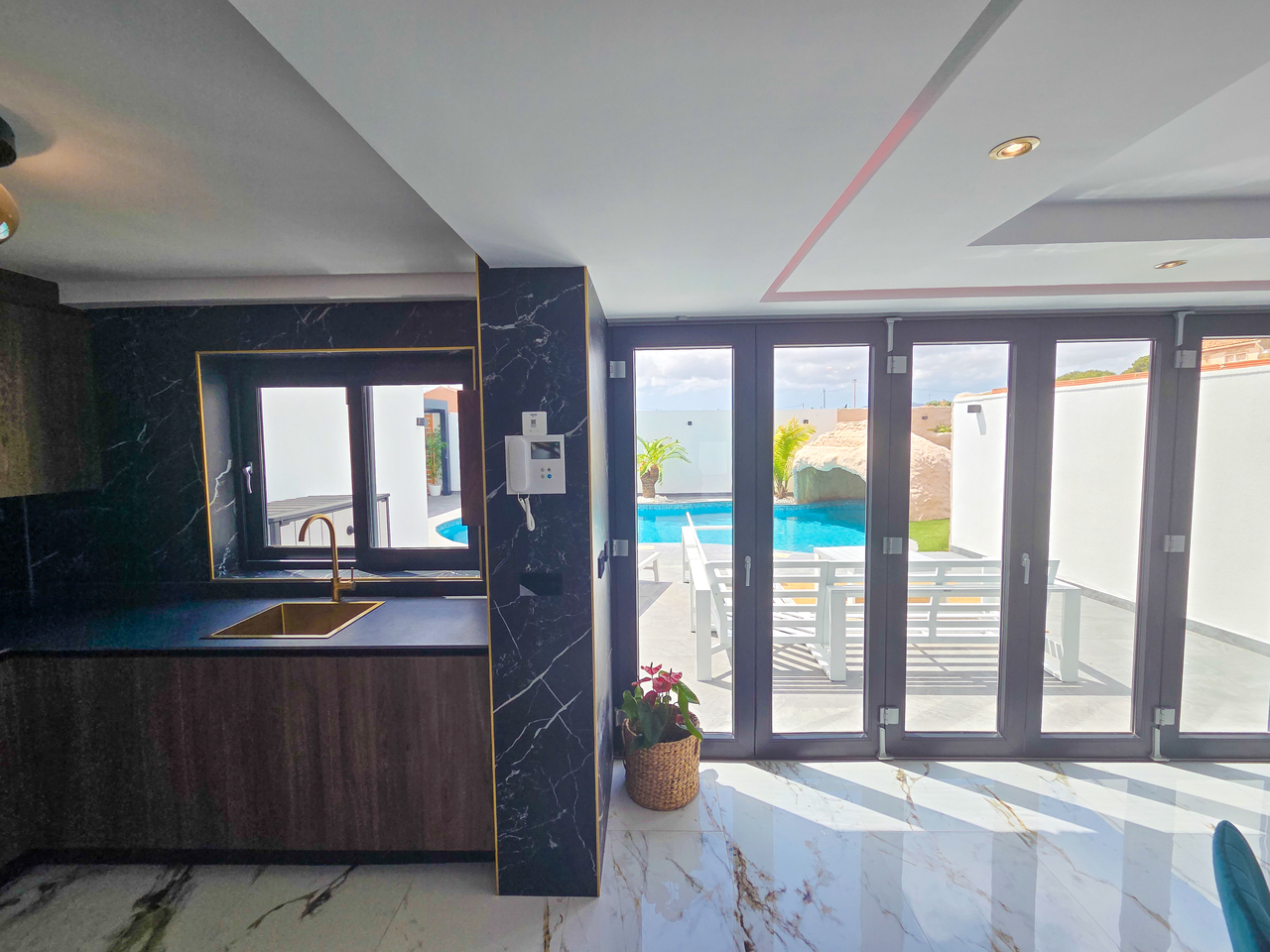 Living room in terraced for sale in Los Urrutias