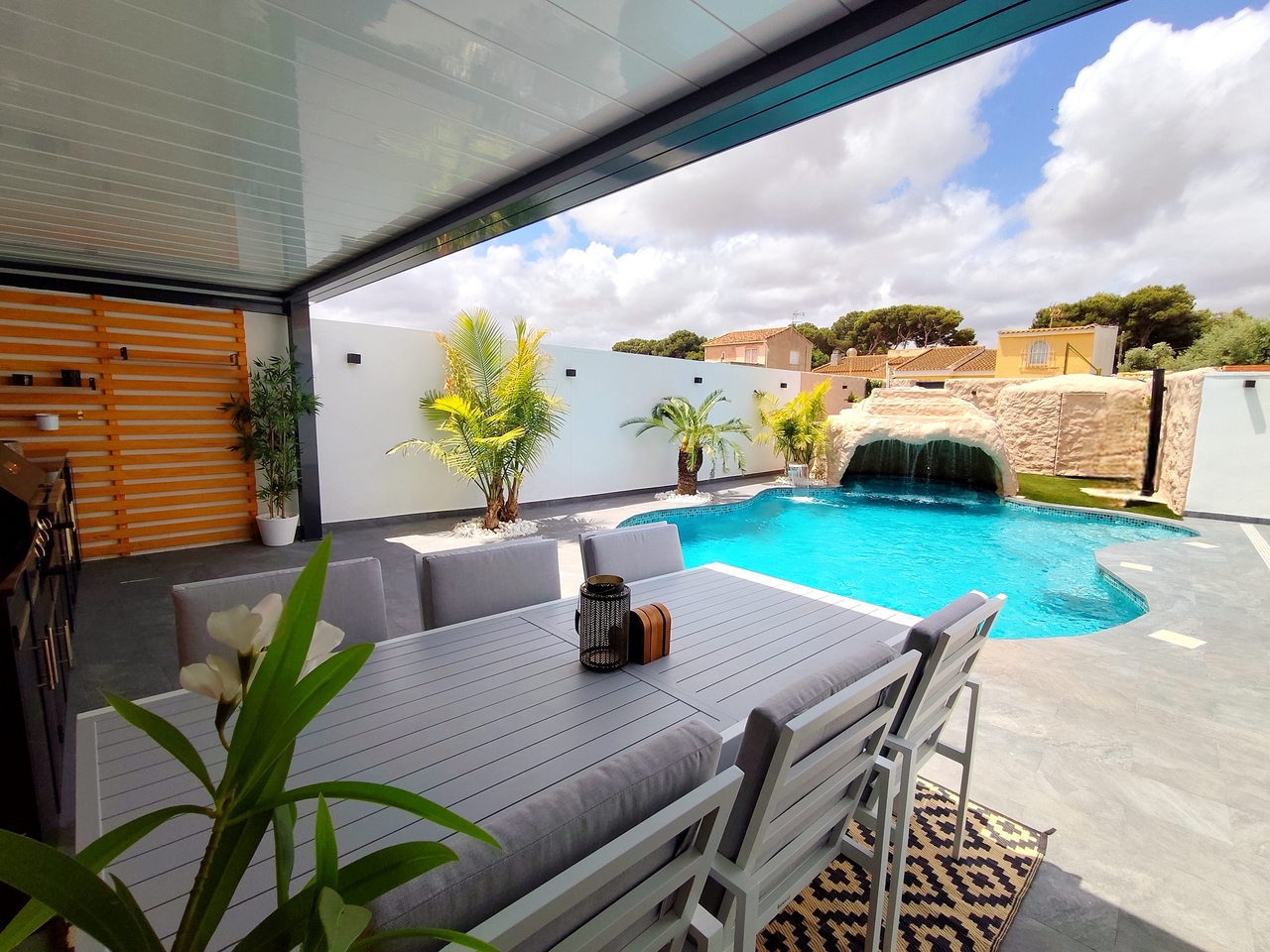 Pool area in terraced for sale in Los Urrutias
