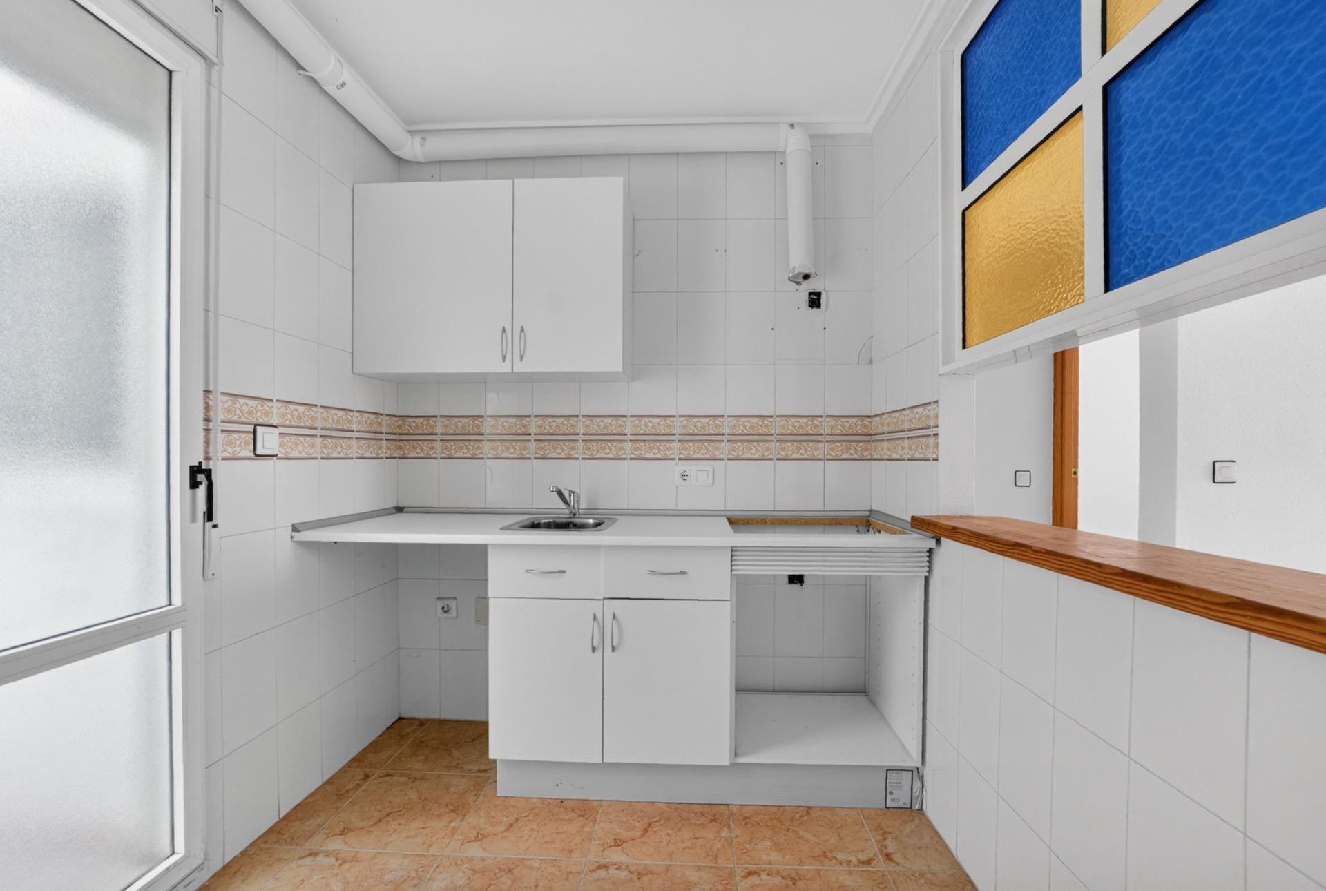 Kitchen in apartment for sale in Torrevieja